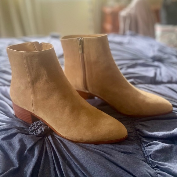 J. Crew Suede Walker Ankle Boots Sz. 9 - Picture 3 of 8